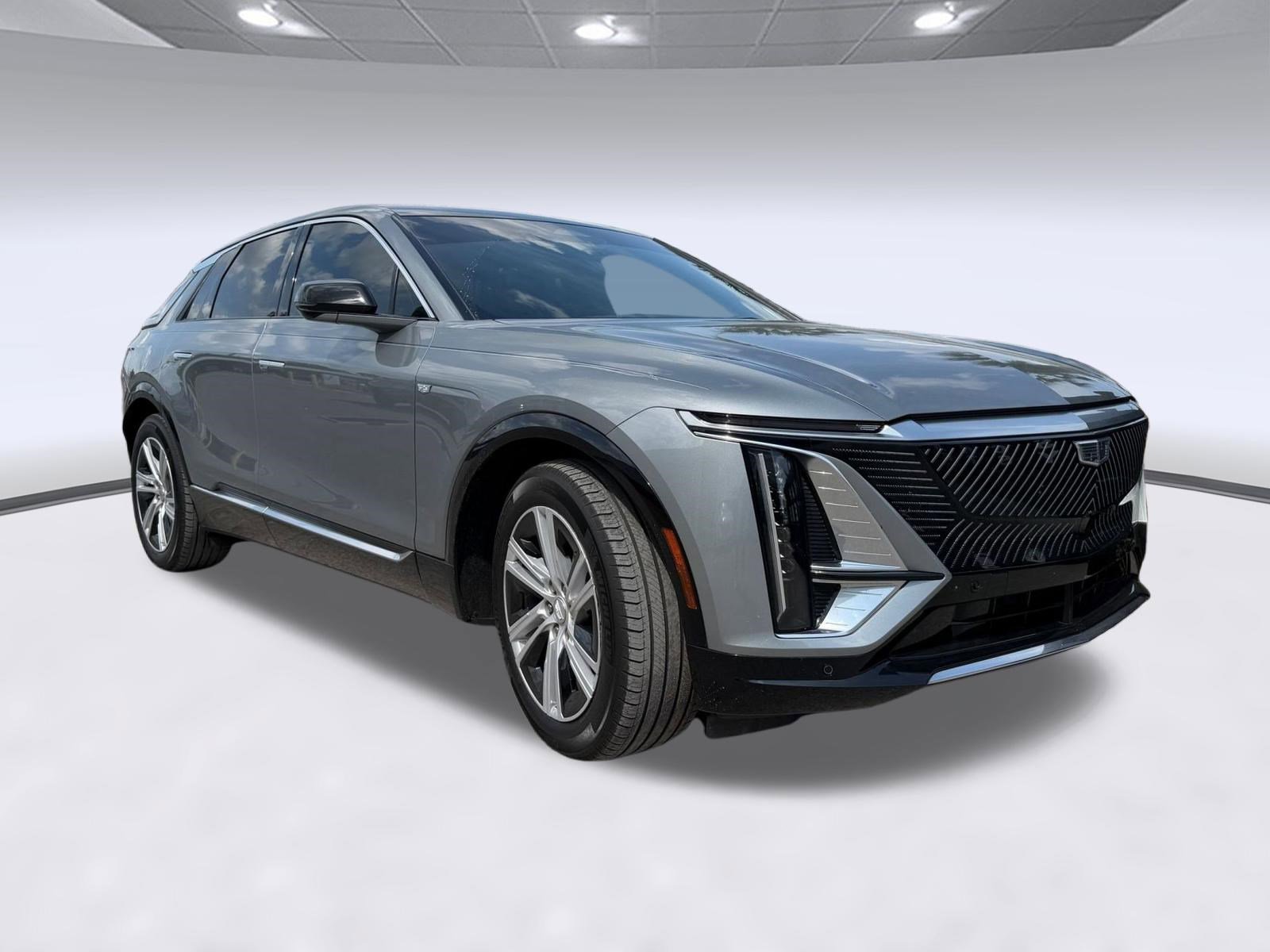 Used 2024 Cadillac Lyriq Tech AWD/4WD image 4