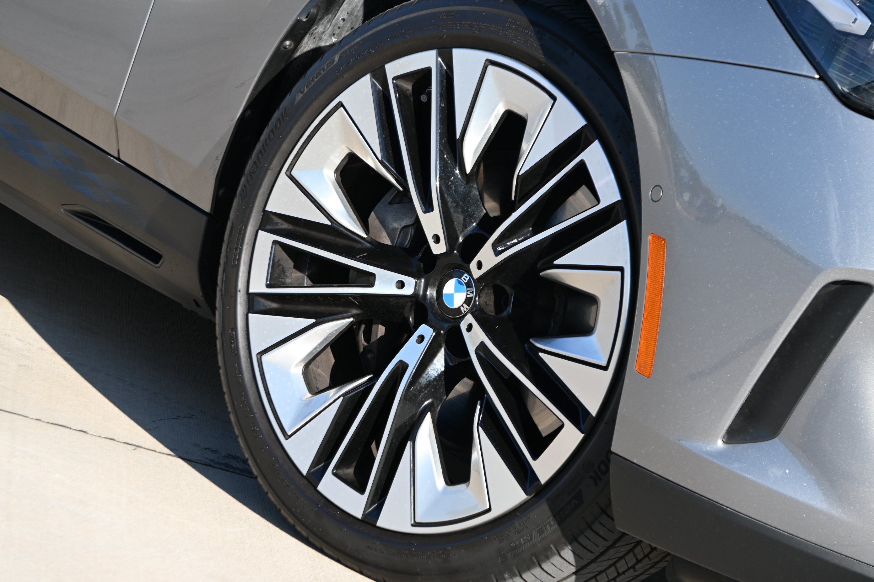 Certified 2026 BMW i5 eDrive40 w/ Executive Package RWD image 11