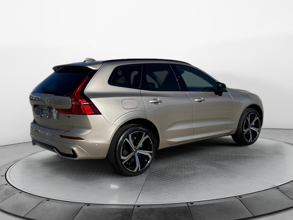 New 2025 Volvo XC60 B5 Ultra w/ Protection Package Premier image 7