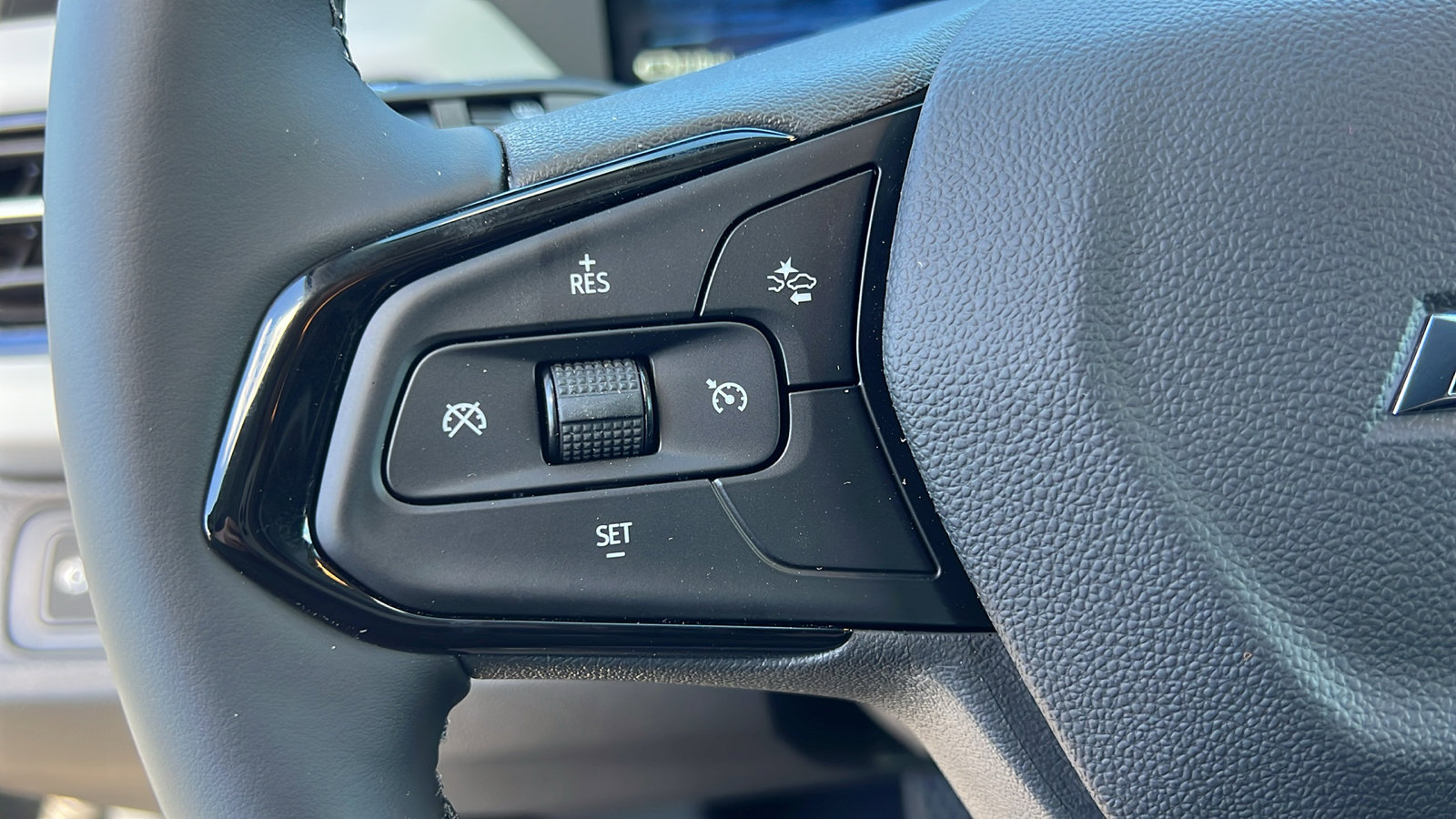 New 2027 Chevrolet Bolt LT w/ Comfort Package FWD image 23