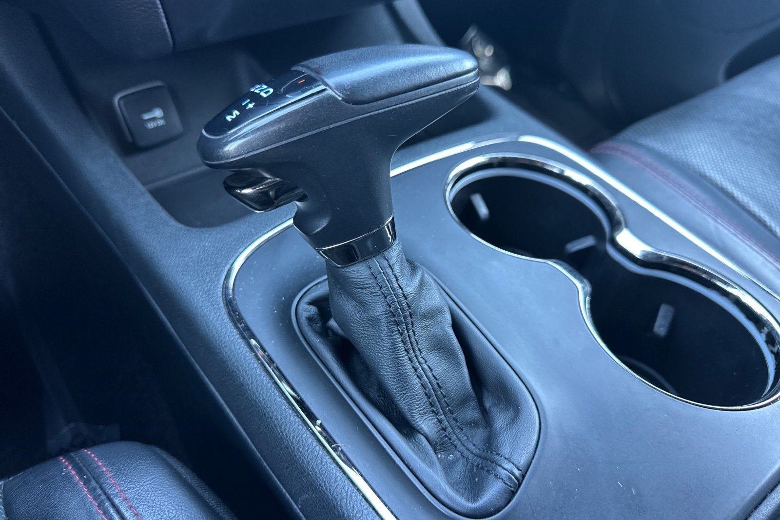 Used 2018 Dodge Durango R/T w/ Blacktop Package RWD image 17