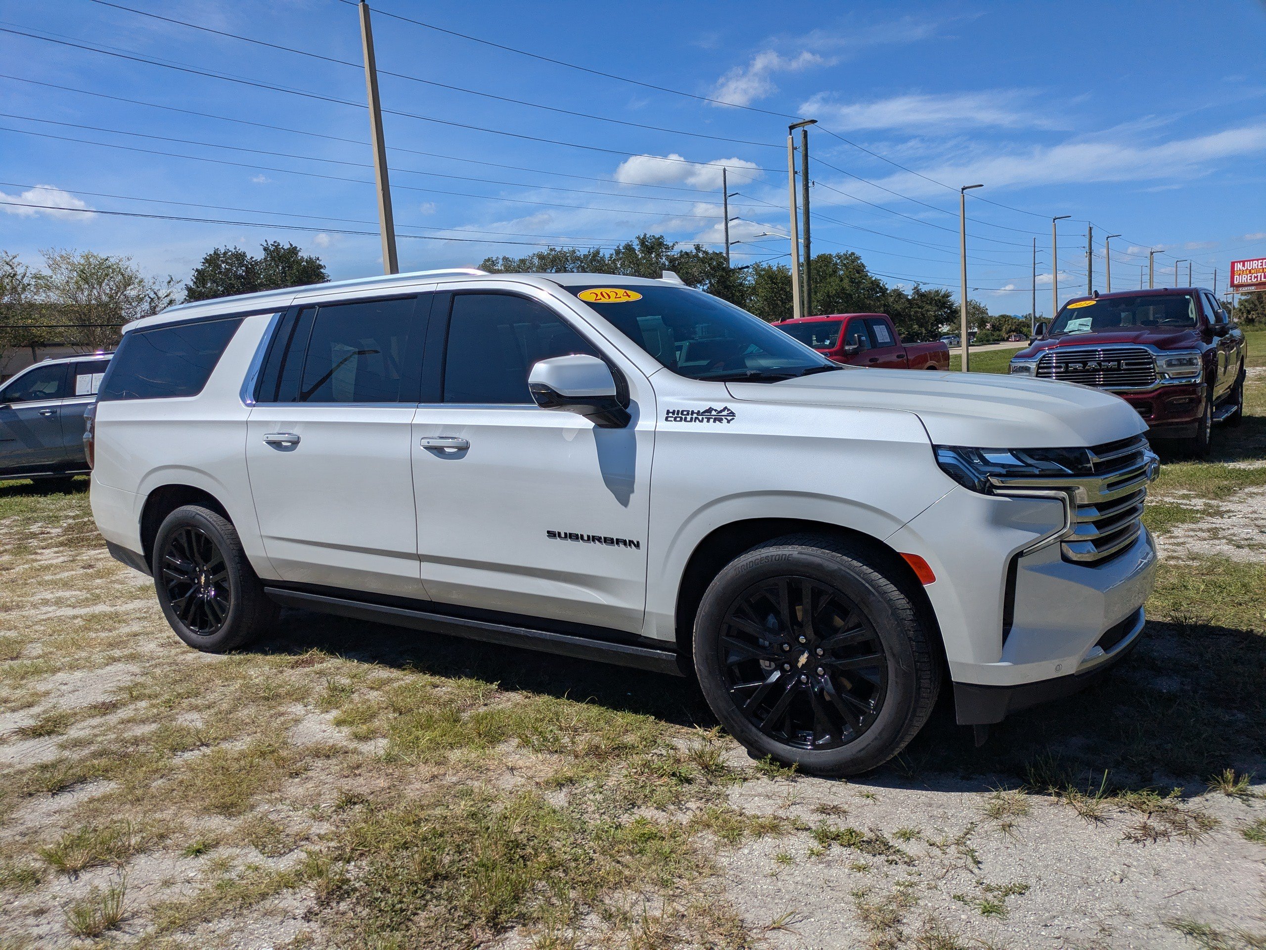 Used 2024 Chevrolet Suburban High Country AWD/4WD image 2