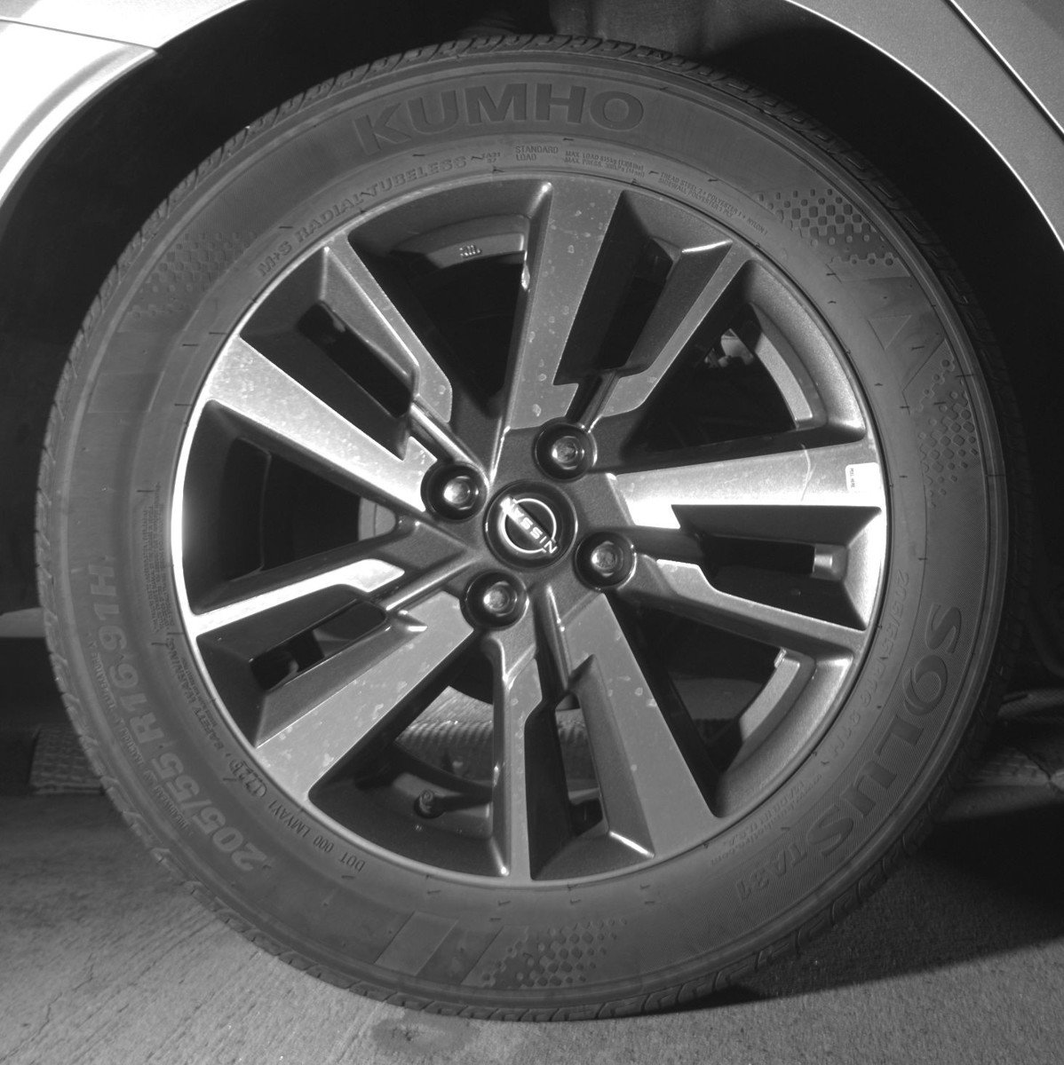 Used 2025 Nissan Versa SV image 15