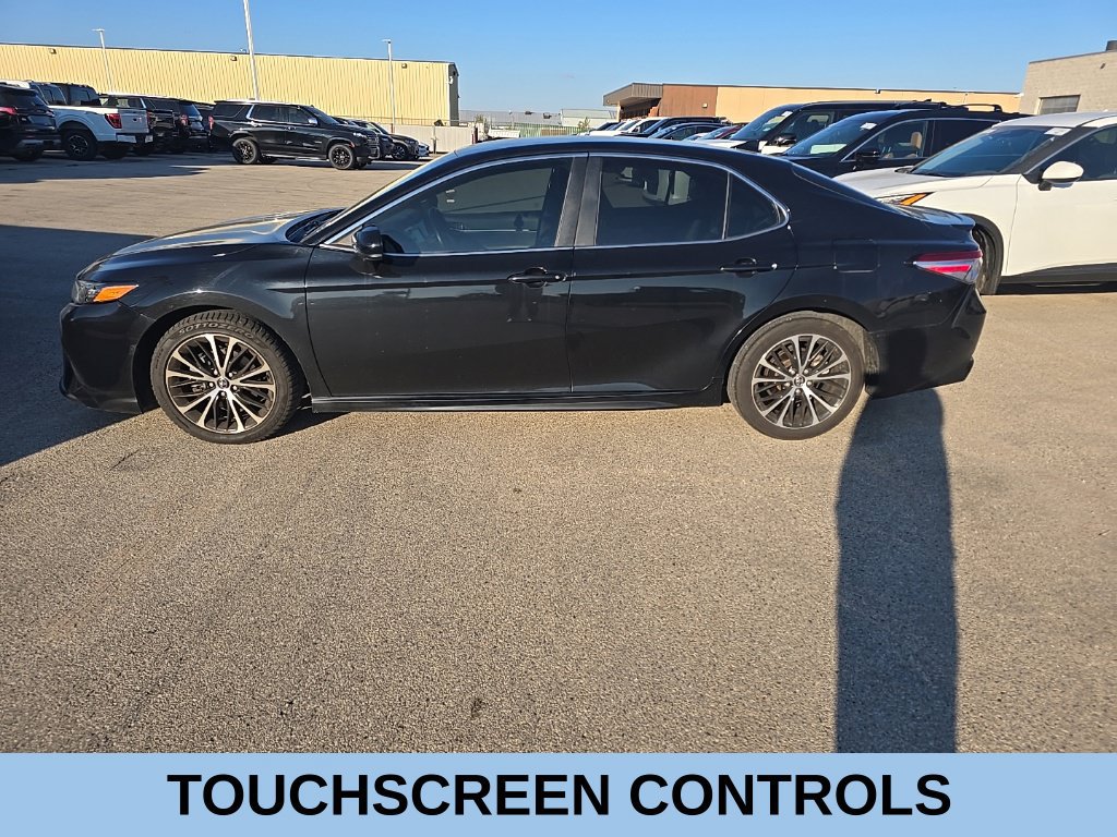 Used 2020 Toyota Camry SE FWD image 3