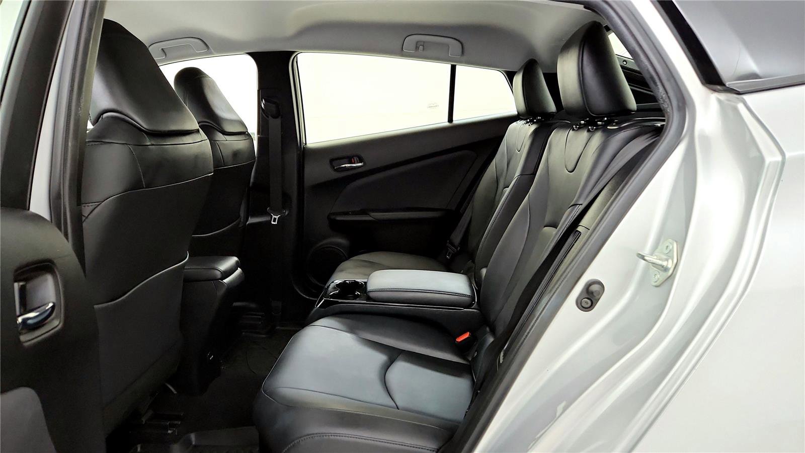 Used 2018 Toyota Prius Prime Premium image 21