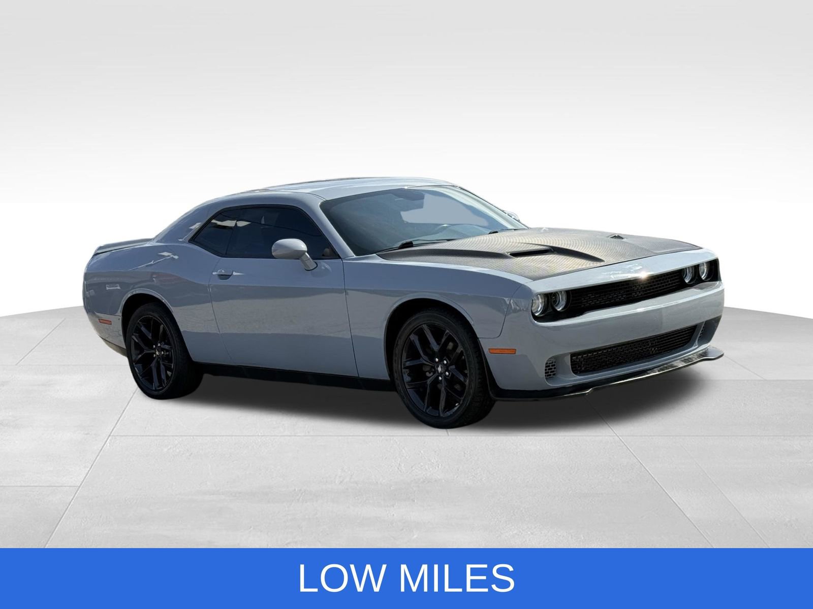 Used 2021 Dodge Challenger SXT w/ Blacktop Package image 11
