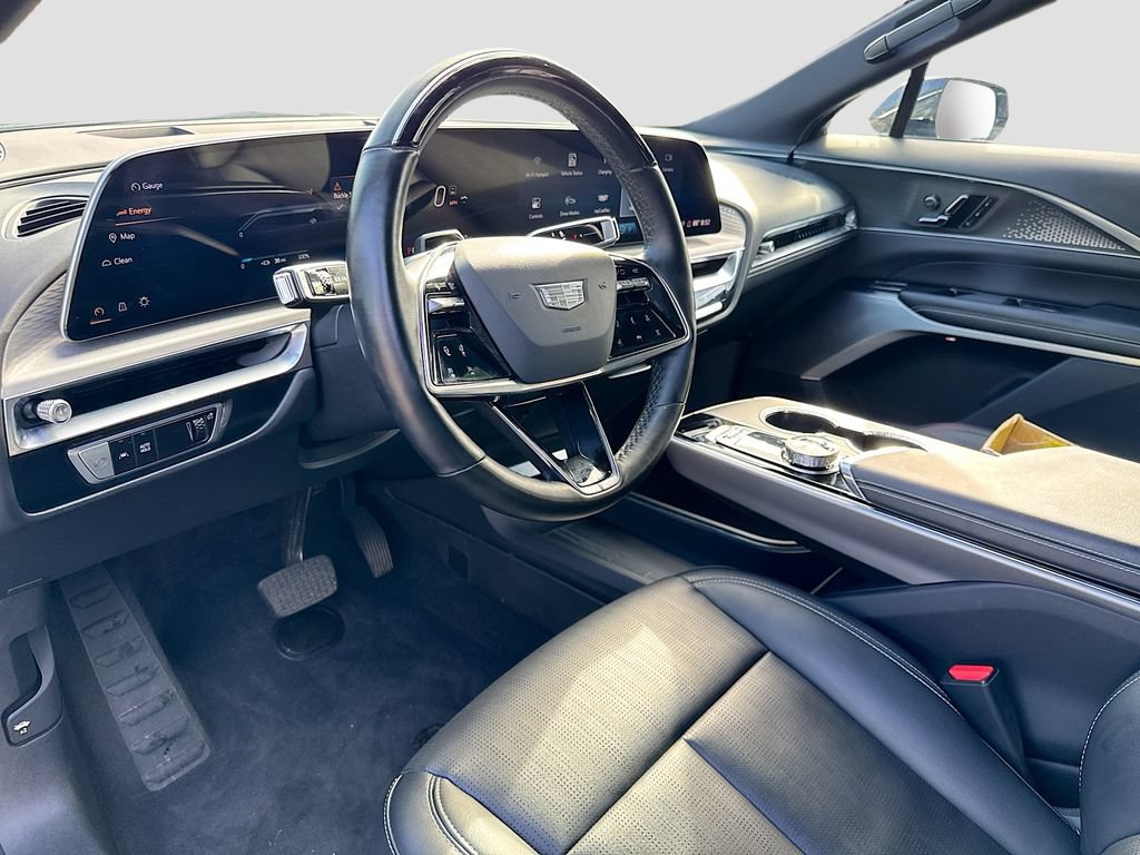 Used 2023 Cadillac Lyriq AWD image 10