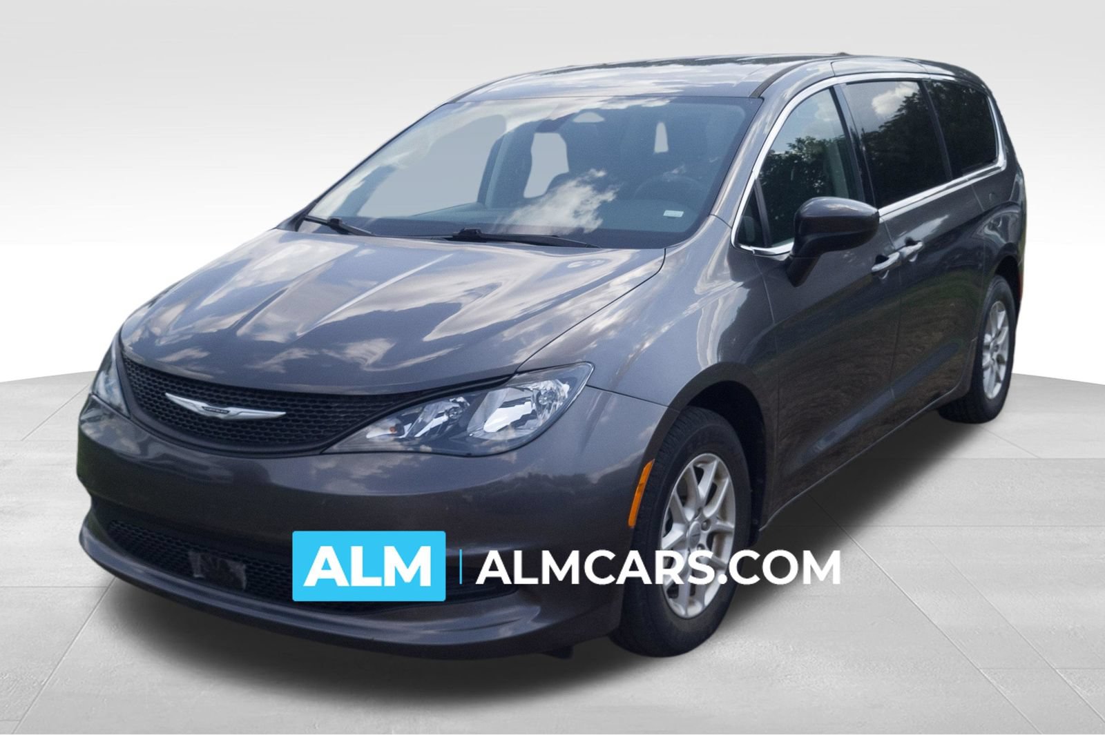 Used 2022 Chrysler Voyager LX FWD image 1