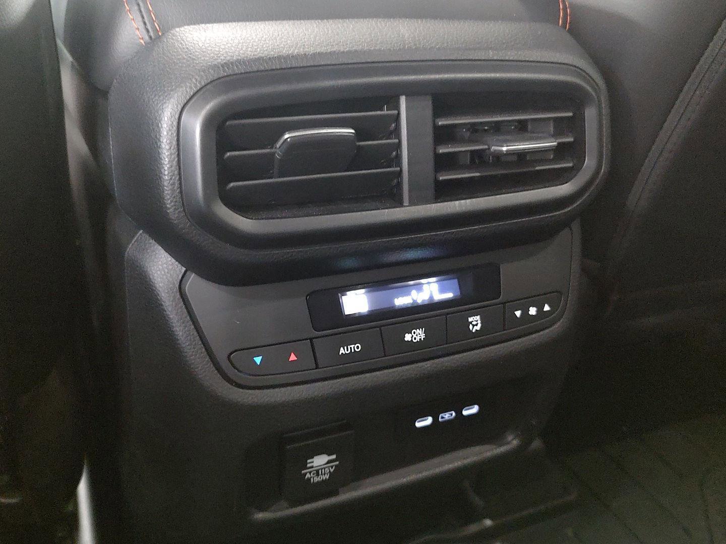 Used 2025 Honda Pilot TrailSport image 24