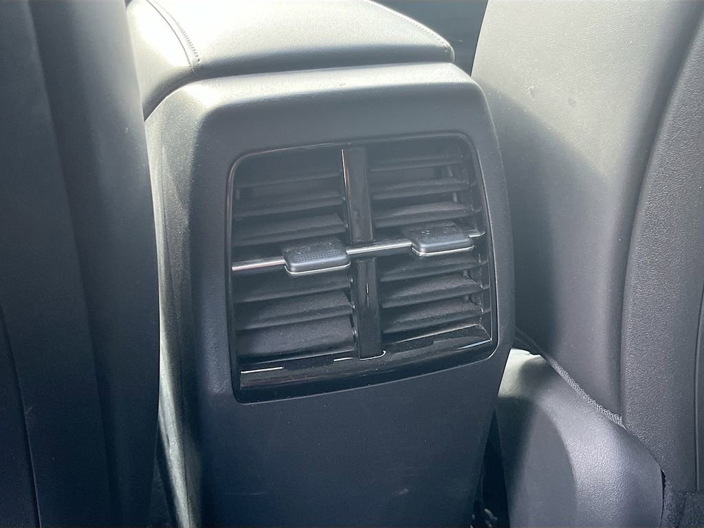 Used 2024 Kia Niro SX Touring image 27