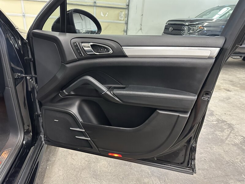 Used 2013 Porsche Cayenne GTS AWD/4WD image 30
