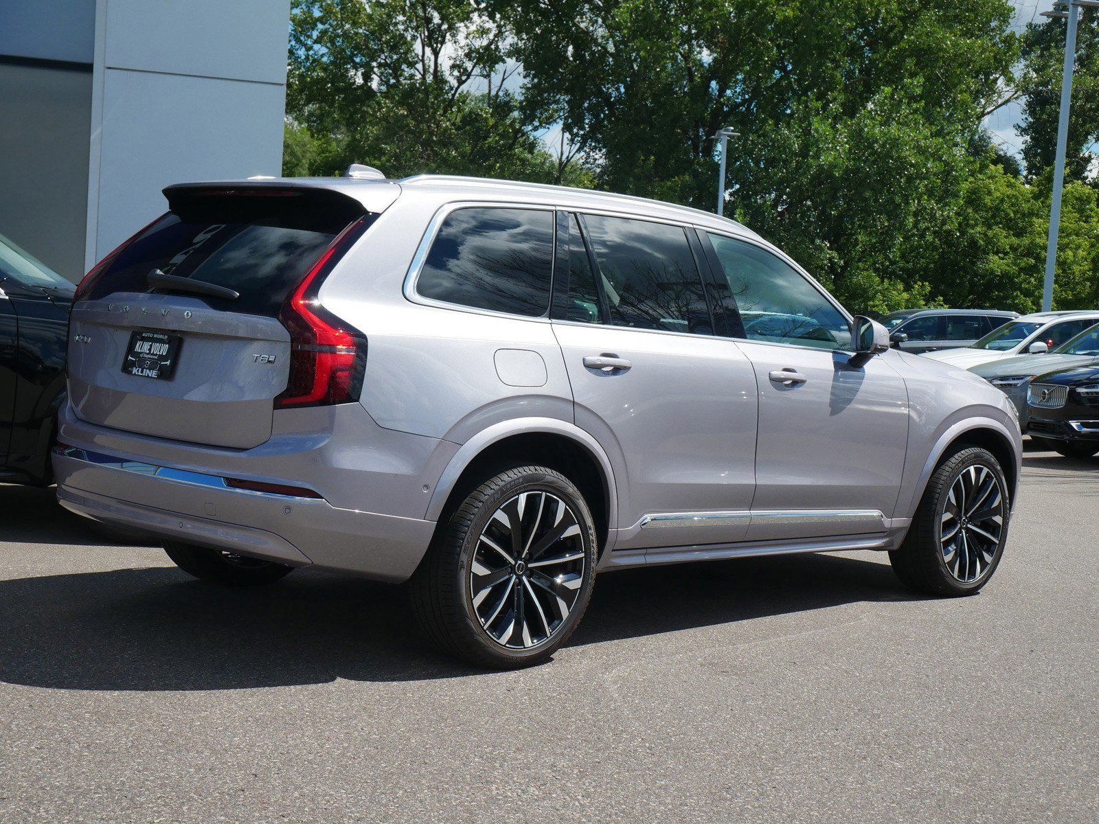 New 2026 Volvo XC90 T8 Plus image 3