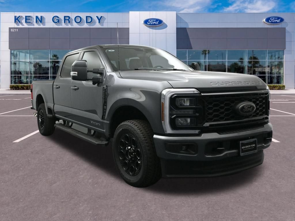 New 2026 Ford F250 Lariat w/ Black Appearance Package
