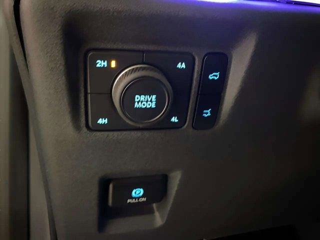 Used 2025 Ford Expedition Platinum AWD/4WD image 35