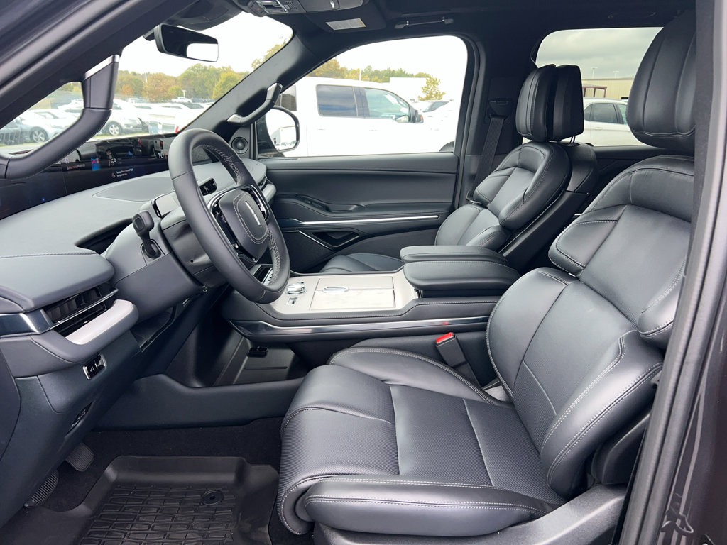 New 2025 Lincoln Navigator L Reserve w/ Jet Appearance Package image 9