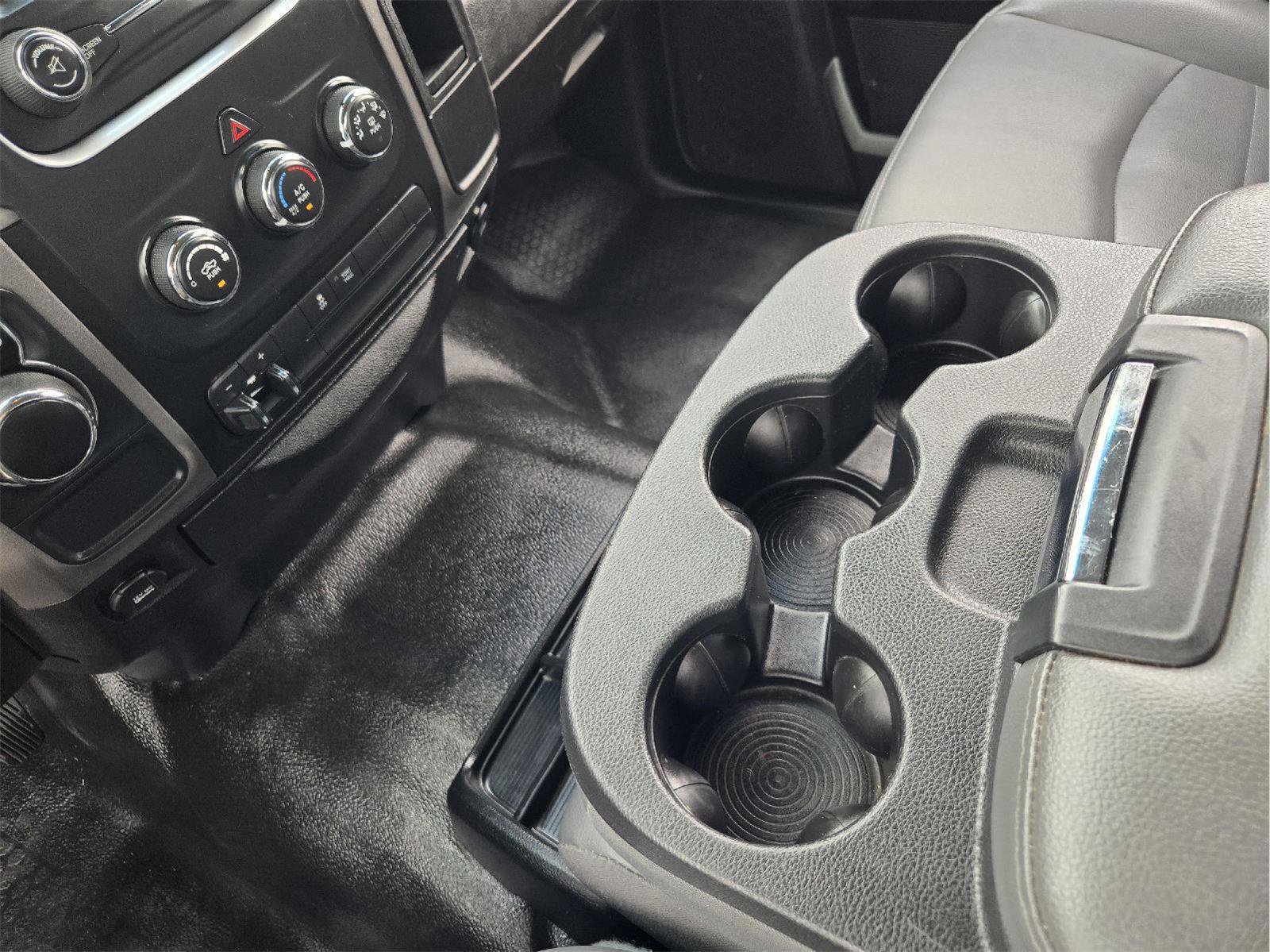 Used 2019 RAM 1500 Tradesman w/ Chrome Appearance Group RWD image 16