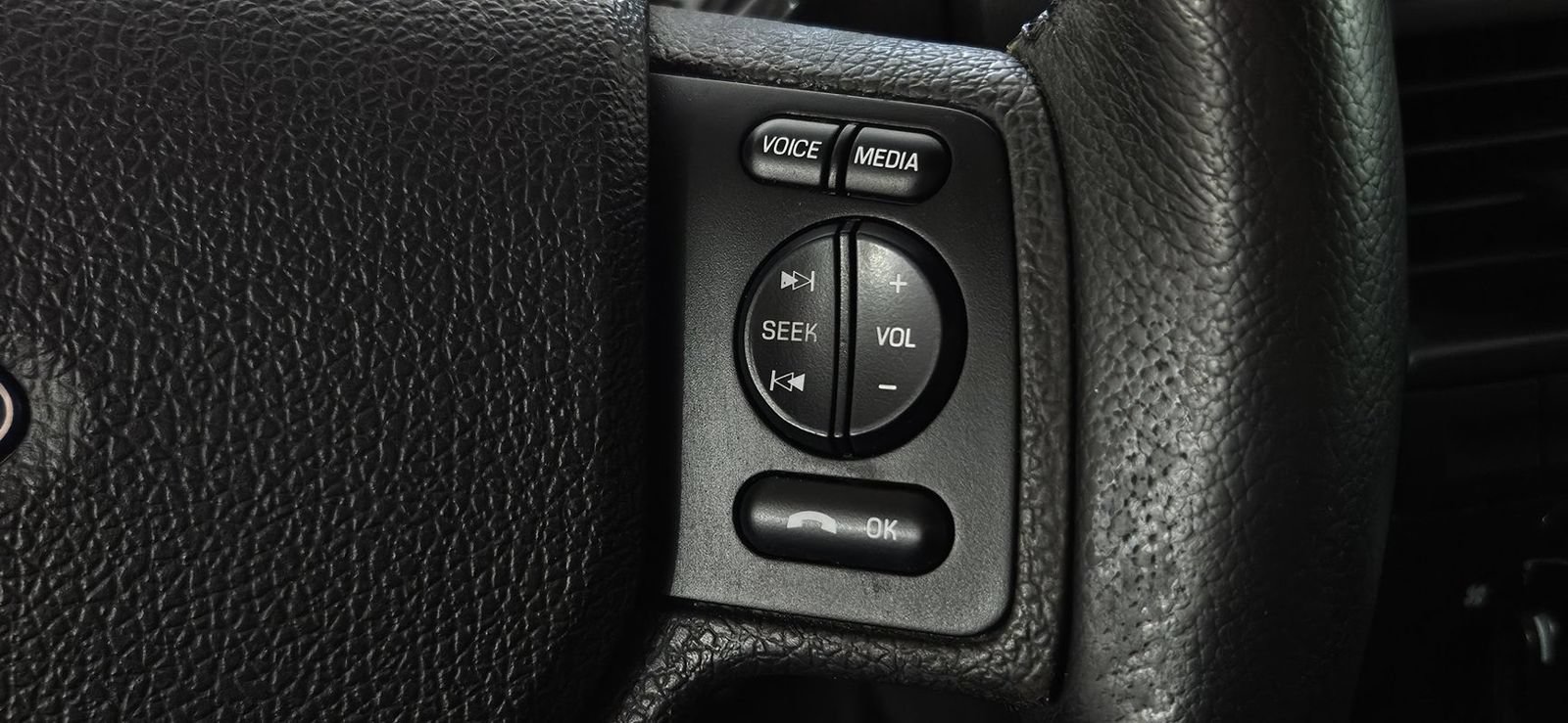 Used 2010 Ford Explorer XLT AWD/4WD image 12