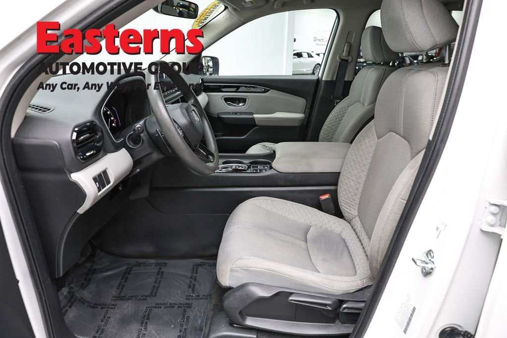 Used 2023 Honda Pilot LX image 14
