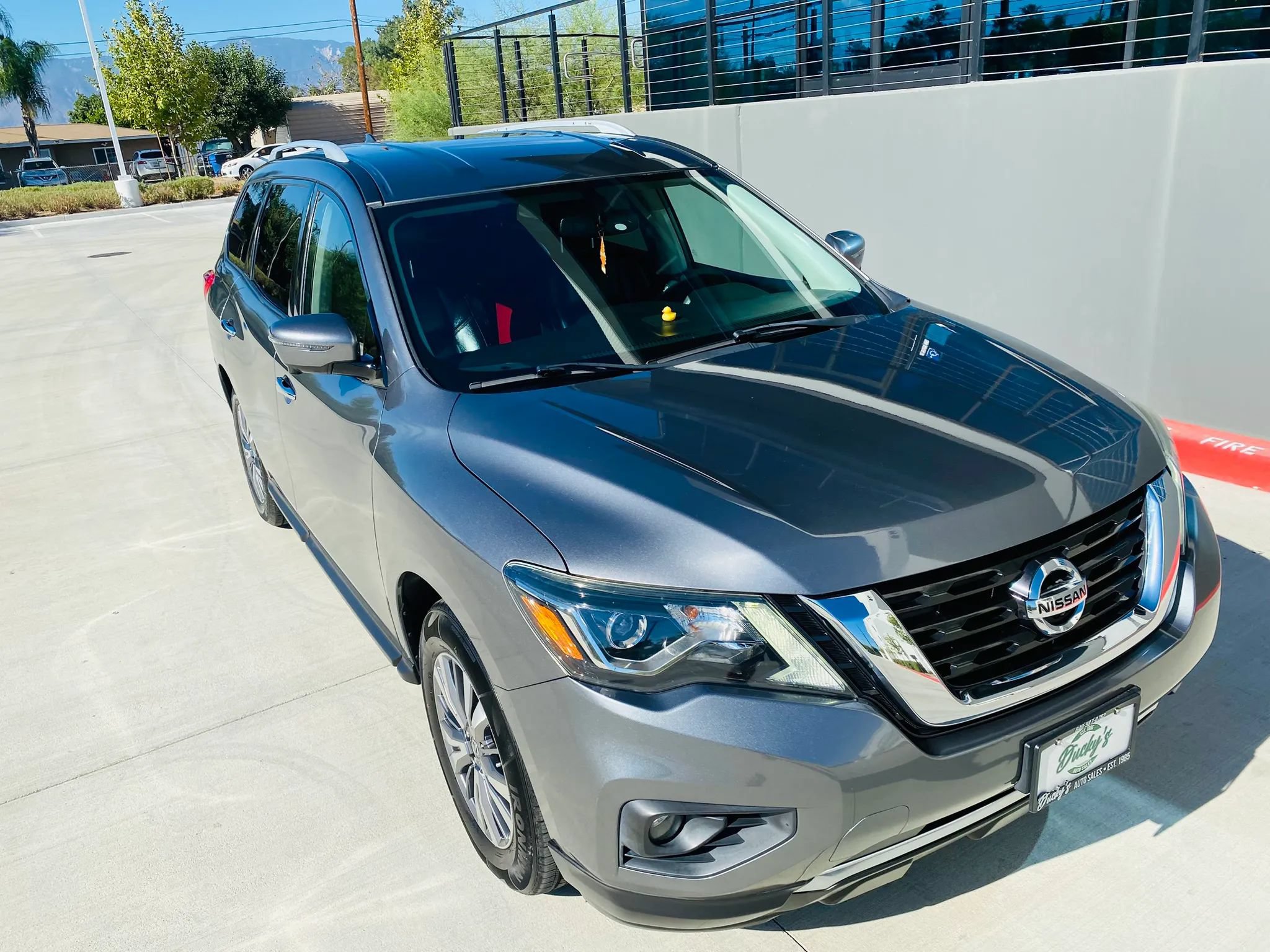 Used 2019 Nissan Pathfinder SL FWD image 13