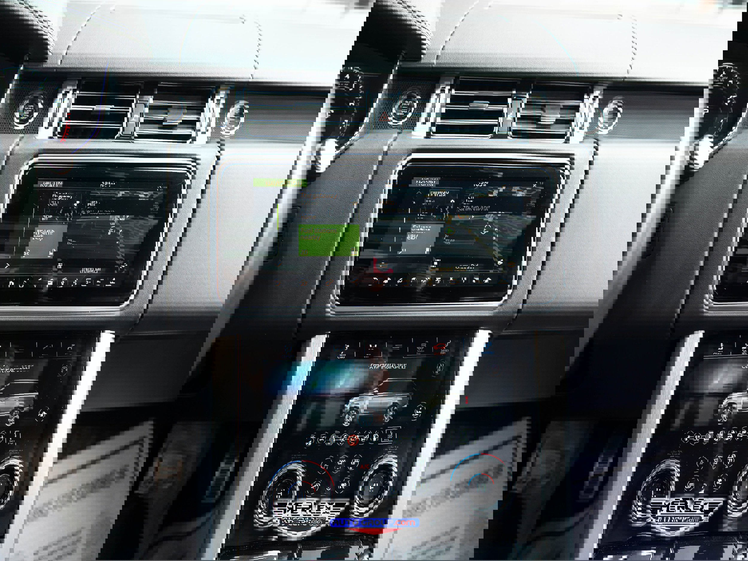 Used 2018 Land Rover Range Rover Long Wheelbase Supercharged image 32