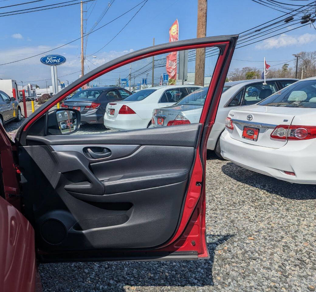 Used 2018 Nissan Rogue Sport S w/ S Appearance Package image 14