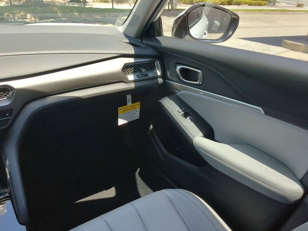 New 2025 Acura Integra Base image 17