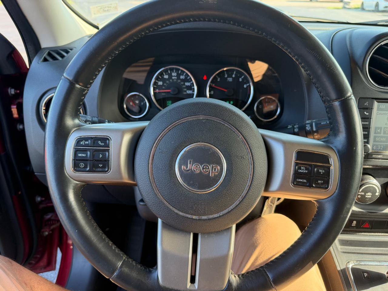 Used 2012 Jeep Patriot Limited w/ Sun/Sound Group AWD/4WD image 17