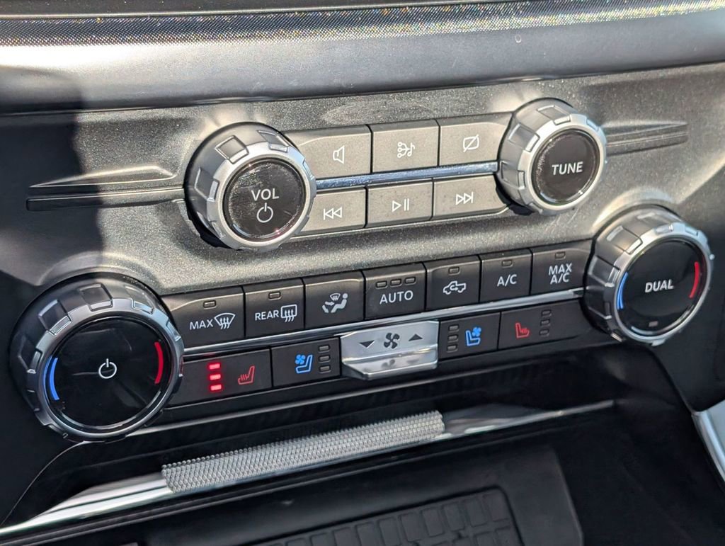 Used 2023 Ford F150 Limited image 37