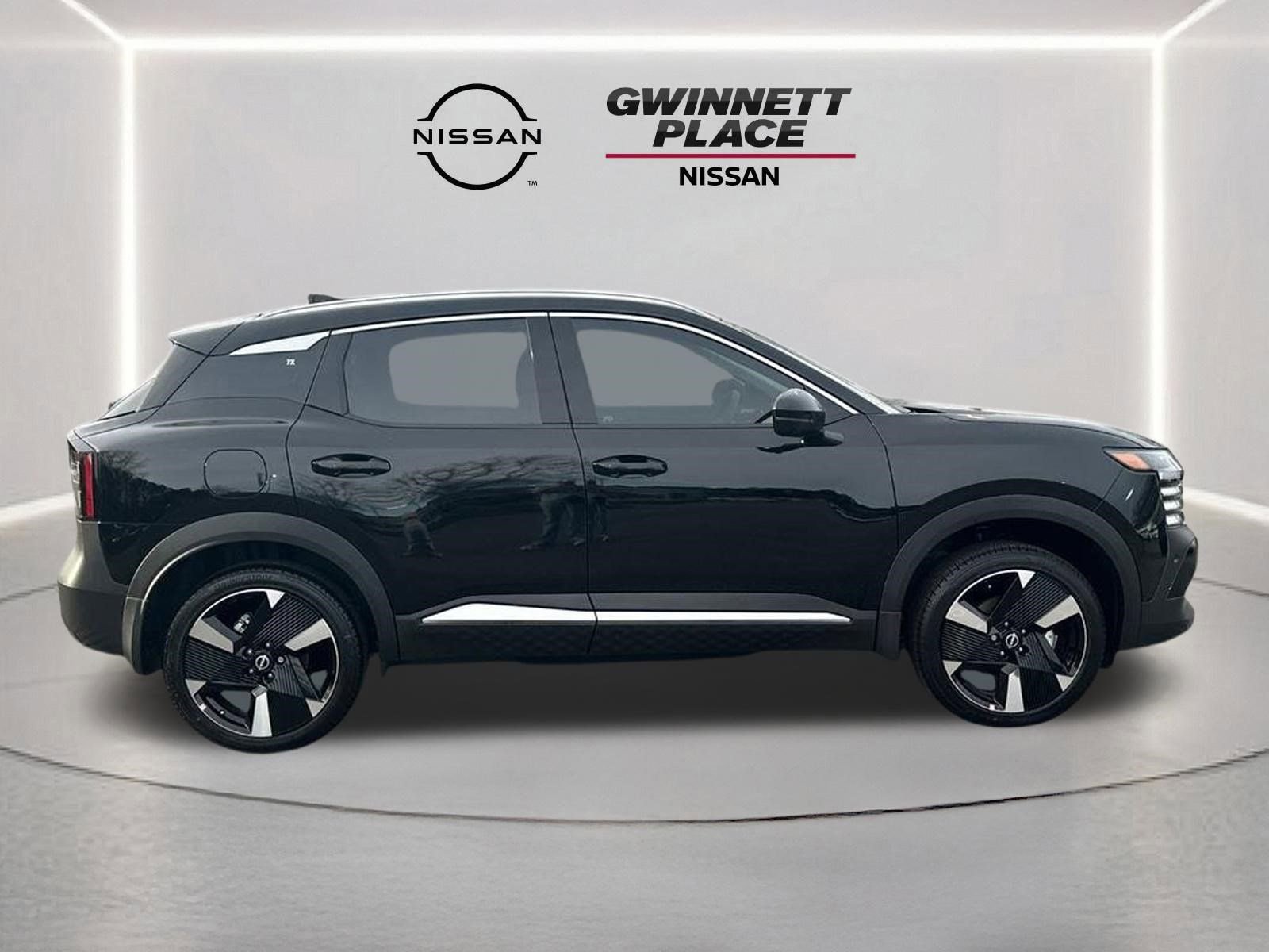 New 2026 Nissan Kicks SR image 4