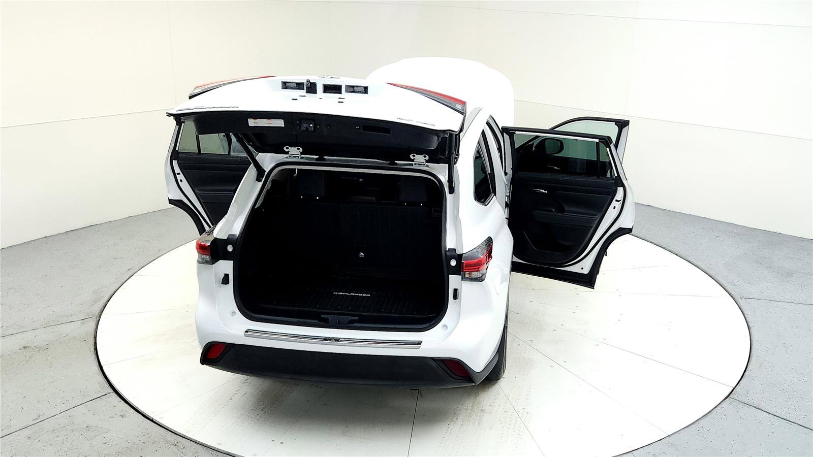 Certified 2022 Toyota Highlander XLE image 23