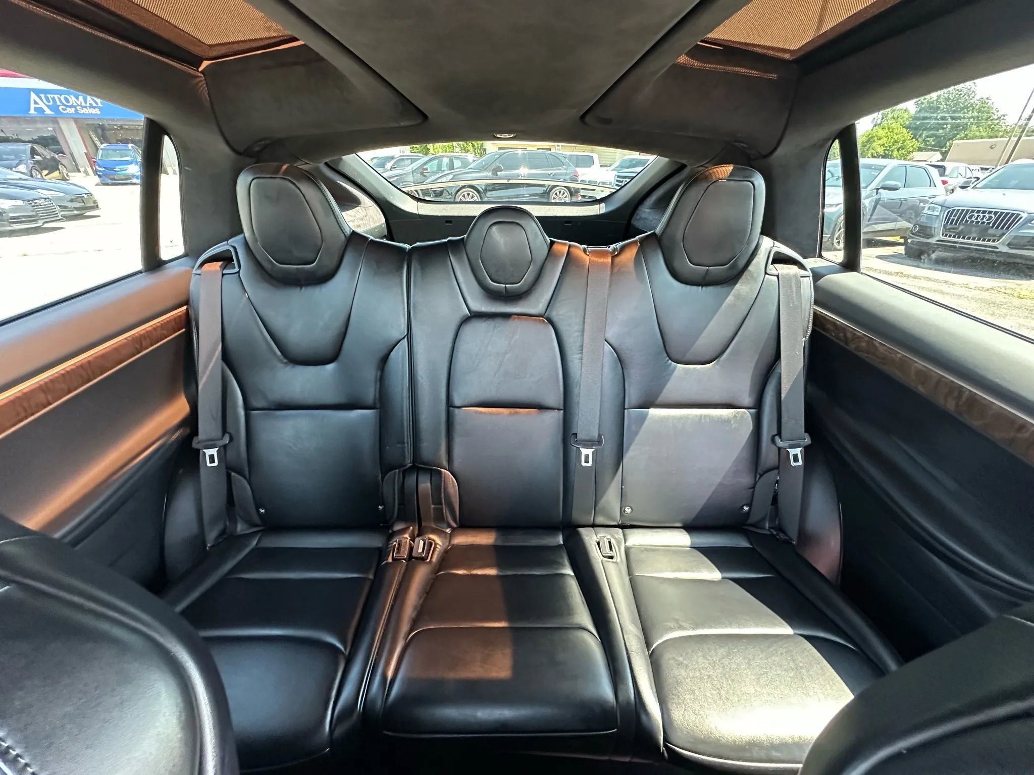 Used 2018 Tesla Model X 75D image 25