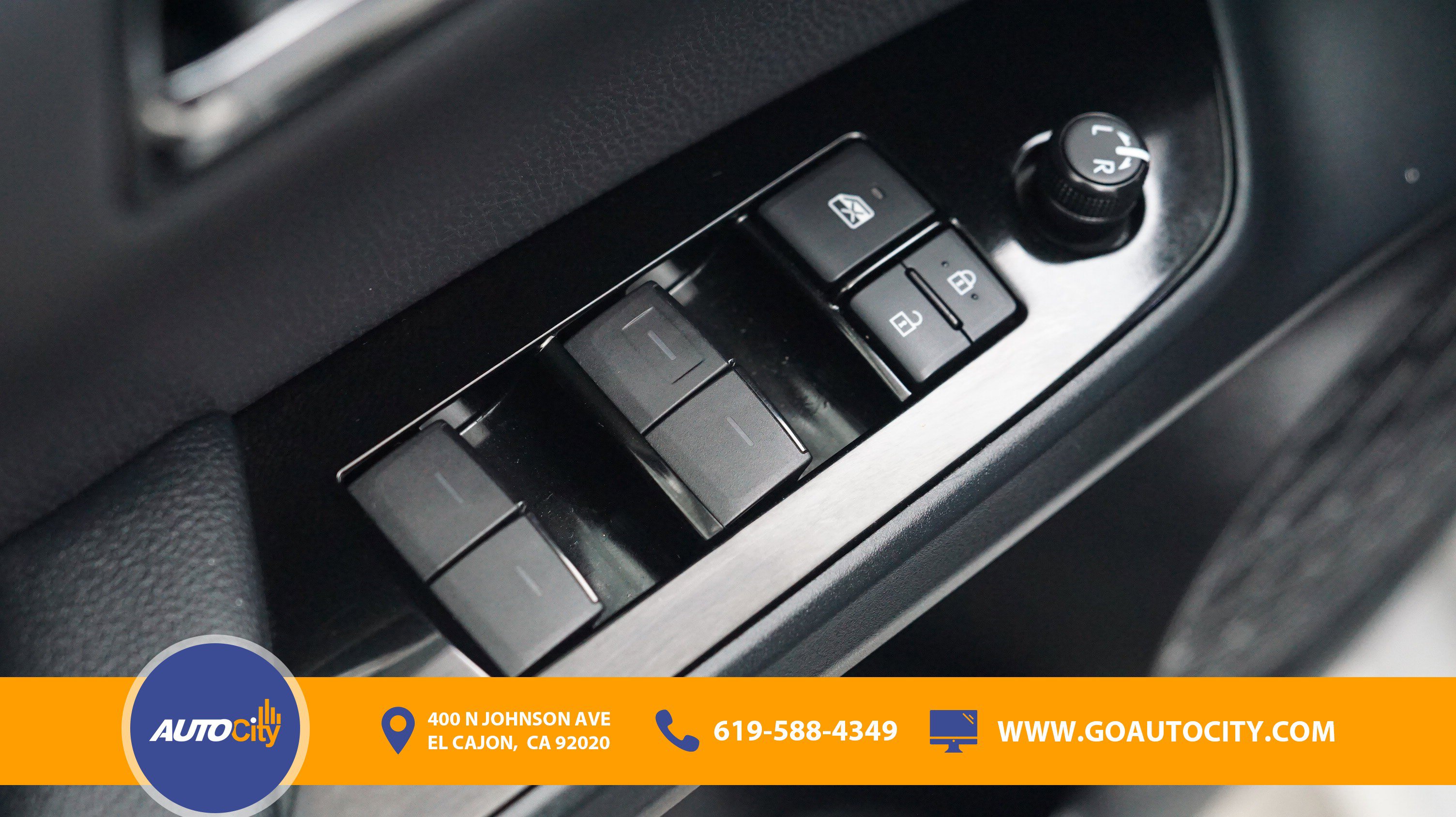 Used 2020 Toyota Prius Prime XLE FWD image 18