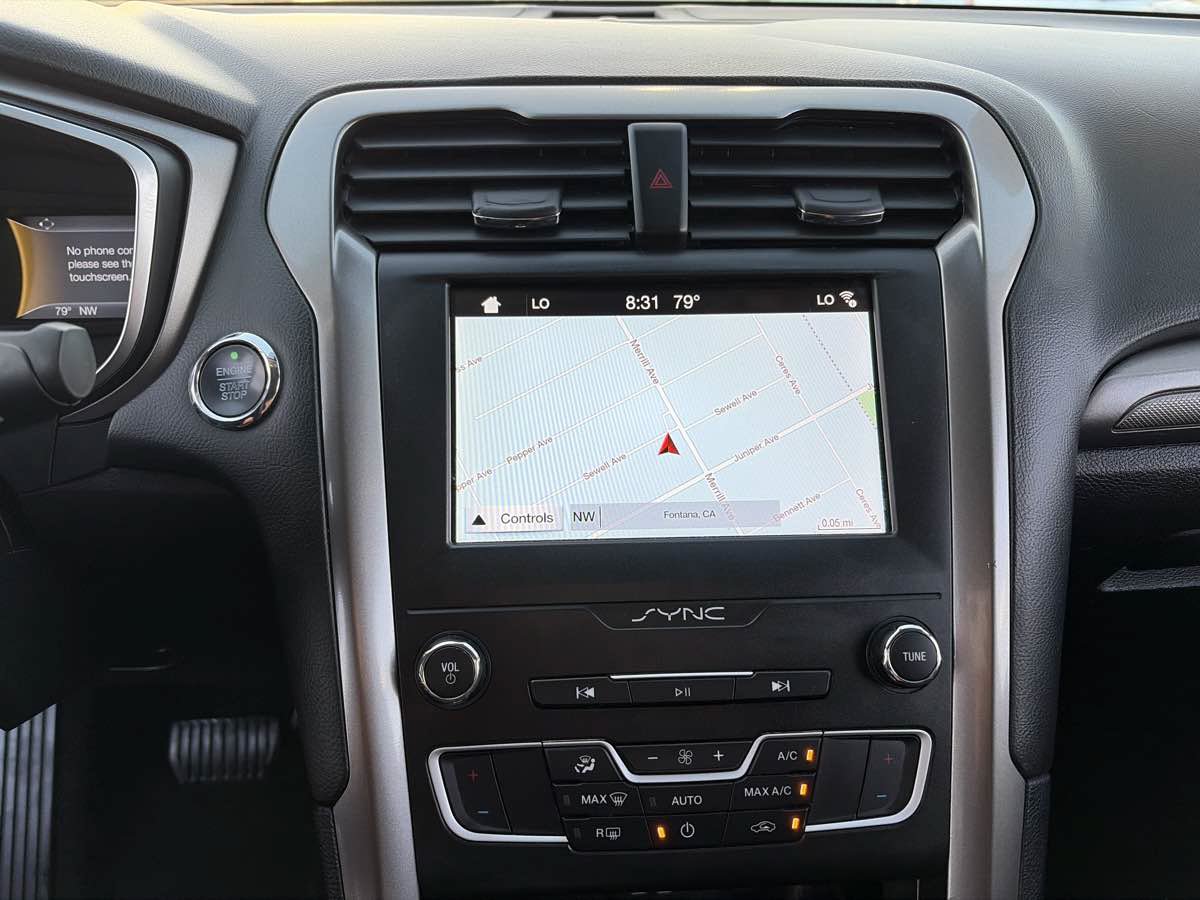 Used 2019 Ford Fusion SE FWD image 36