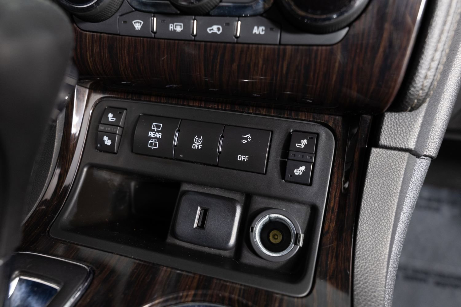 Used 2017 Chevrolet Traverse LT image 40