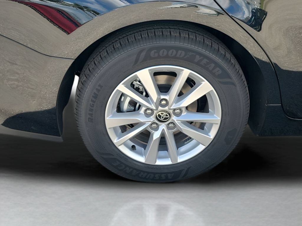 New 2025 Toyota Camry LE FWD image 19