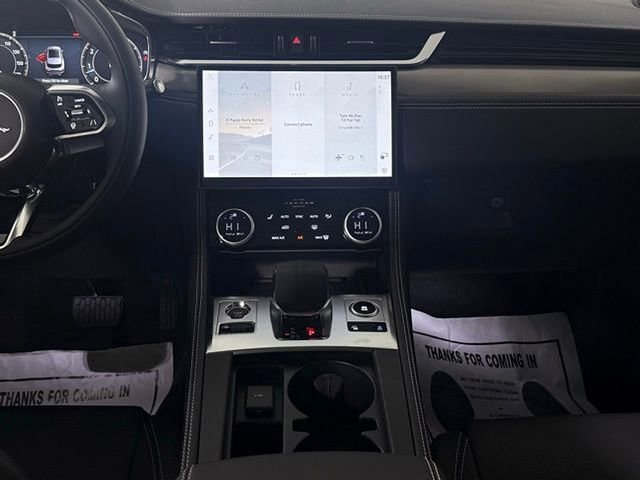 New 2026 Jaguar F-PACE R-Dynamic S image 23