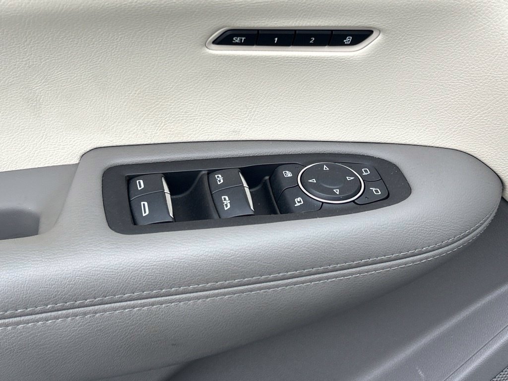Used 2024 Cadillac XT6 Premium Luxury w/ Technology Package FWD image 21