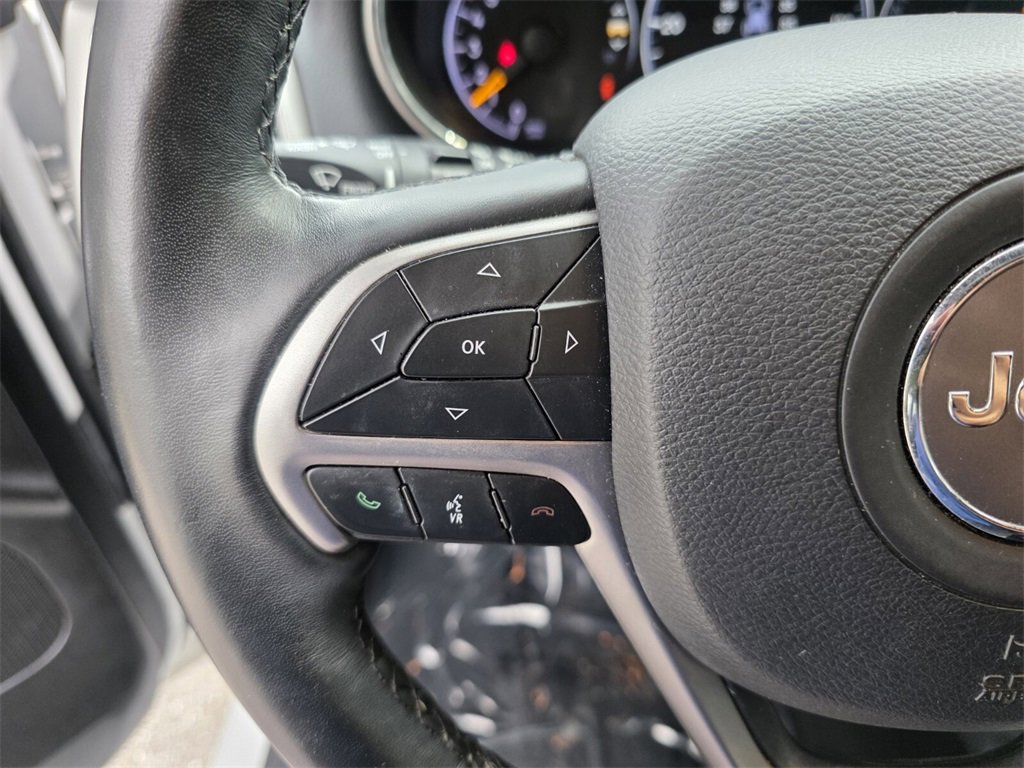 Used 2019 Jeep Grand Cherokee Altitude image 21