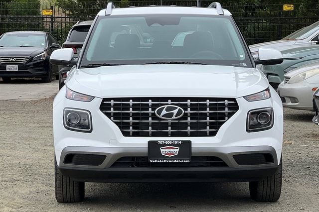 New 2026 Hyundai Venue SEL FWD image 3
