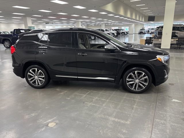 Used 2018 GMC Terrain Denali w/ Comfort Package image 8