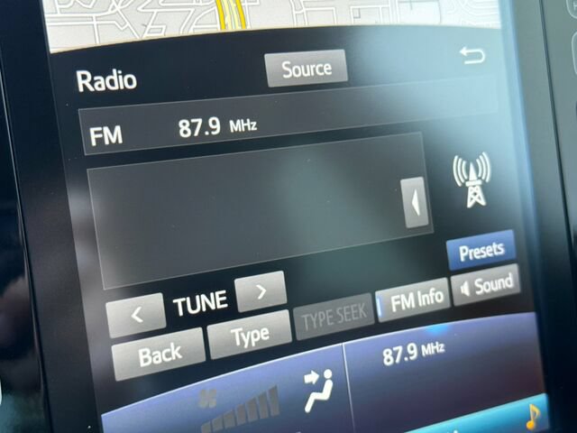 Used 2022 Toyota Prius Prime XLE FWD image 22