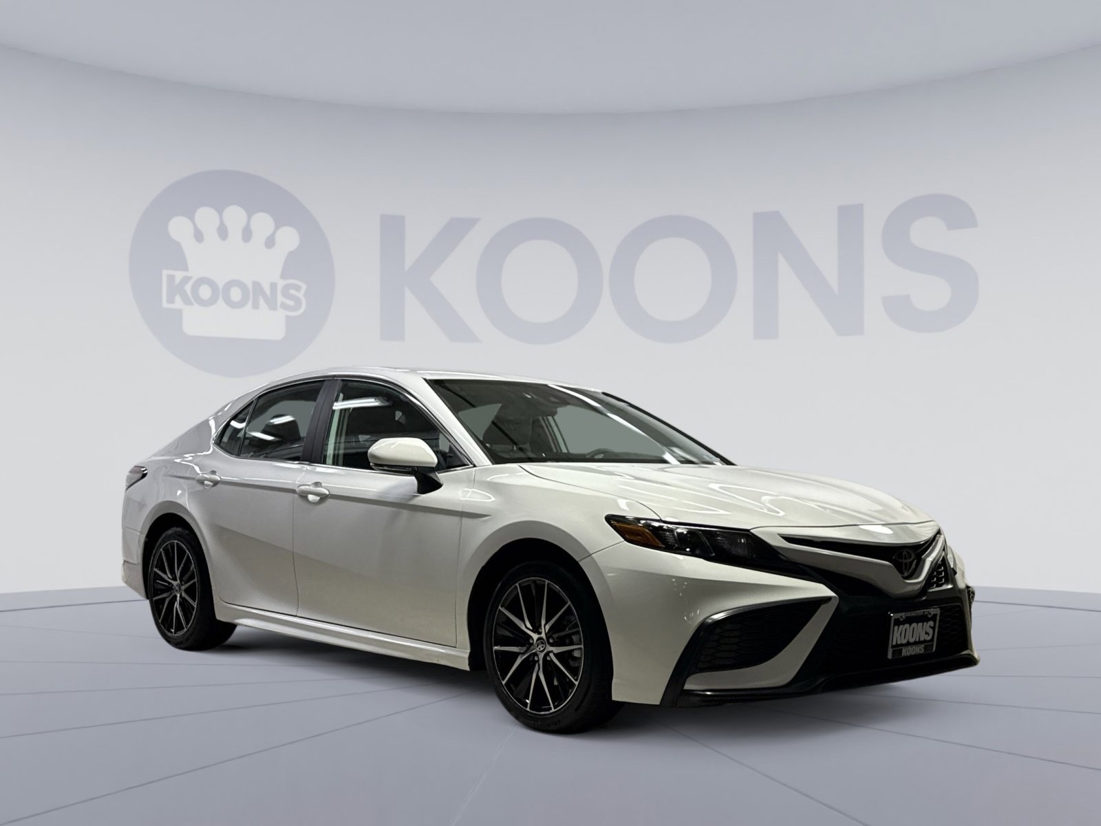 Used 2024 Toyota Camry SE w/ Cold Weather Package image 14