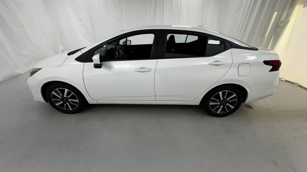 Used 2023 Nissan Versa SV FWD image 6