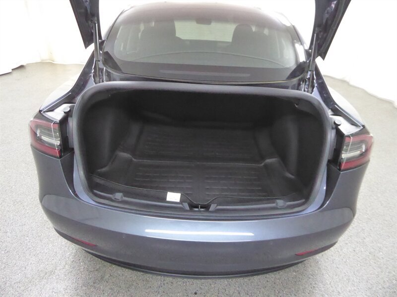 Used 2018 Tesla Model 3 Long Range RWD image 31
