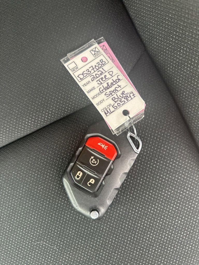 Used 2021 Jeep Gladiator Sport AWD/4WD image 37