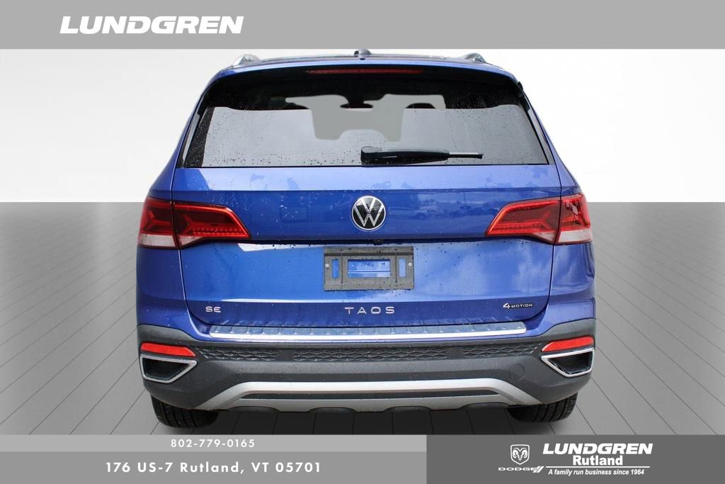 Used 2024 Volkswagen Taos SE w/ Panoramic Sunroof Package image 5