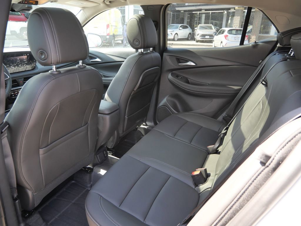 New 2026 Buick Encore GX Avenir w/ Avenir Technology Package image 32
