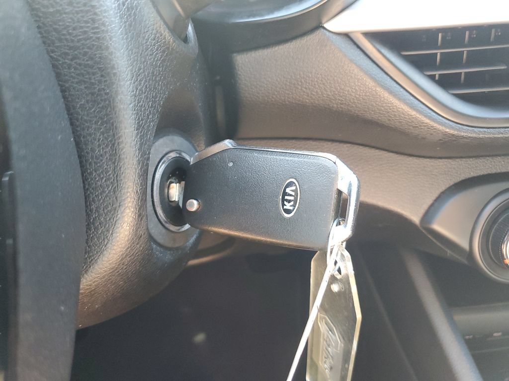 Used 2020 Kia Forte LXS FWD image 22