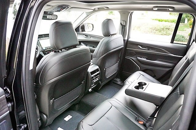 New 2023 Jeep Grand Cherokee Limited 4xe image 21