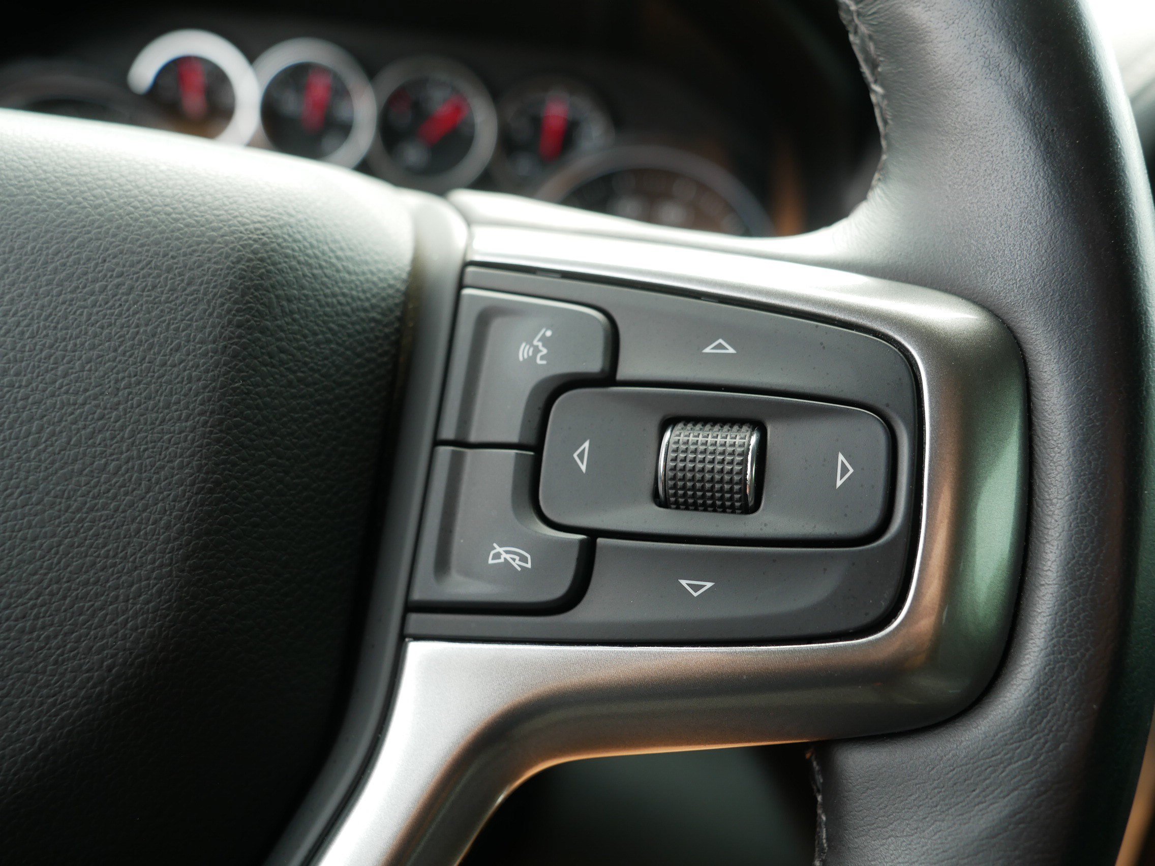 Used 2021 Chevrolet Silverado 1500 LTZ AWD/4WD image 29